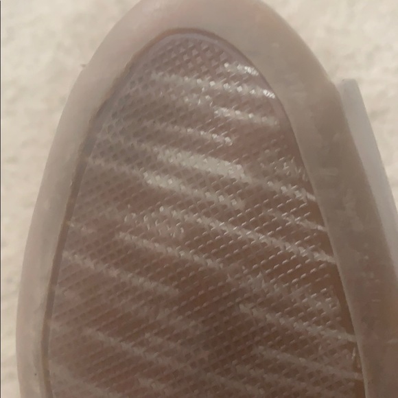 Heels - Picture 7 of 7